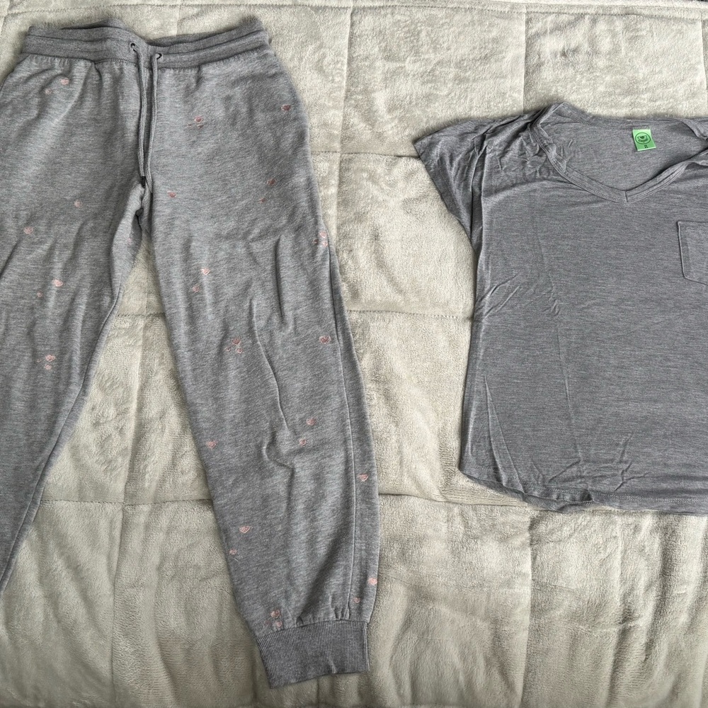 ⚠️Cozy Gray Pajama Set with Pink Details⚠️